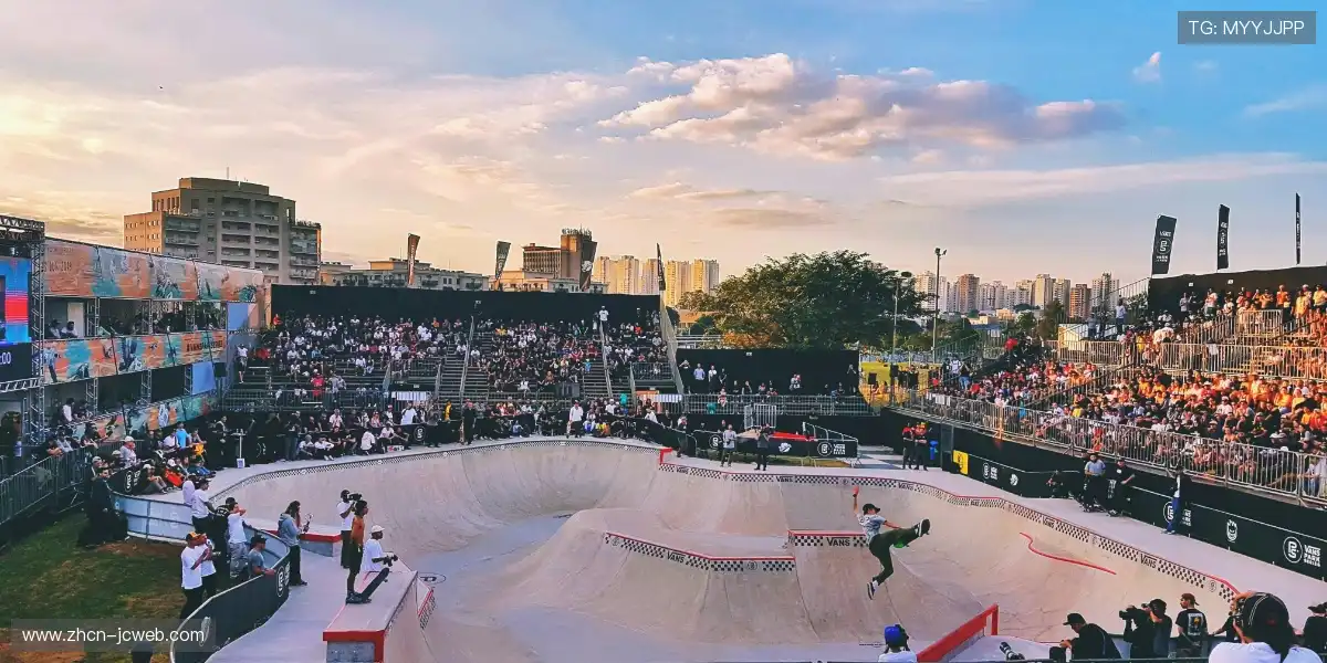 📱 你的屏幕就是专属VIP包厢，C位观赛，最佳视角由你独享！👑